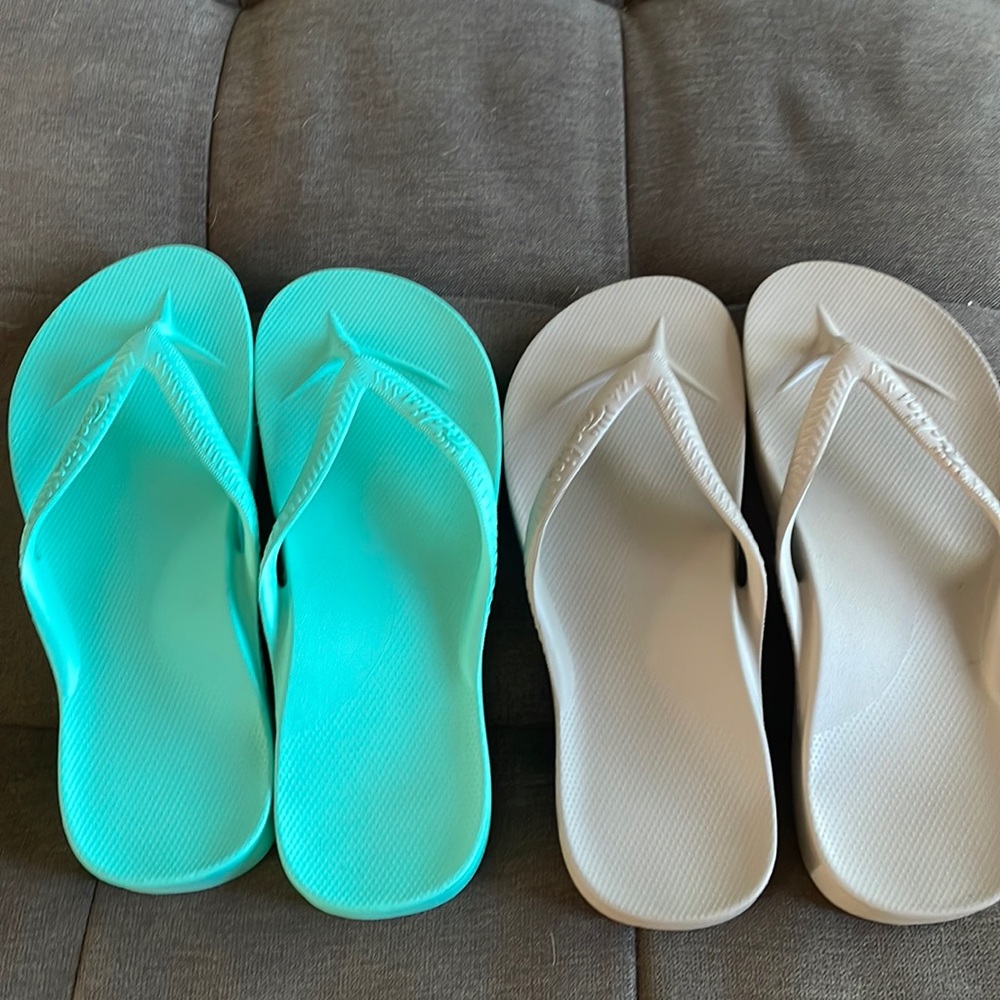 Two pairs of NWOT Archies Flip Flops!